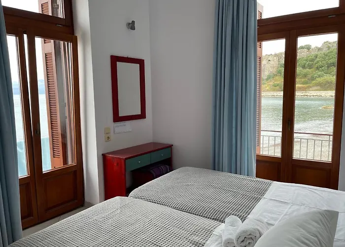 Xenios Zeus 2* Koróni